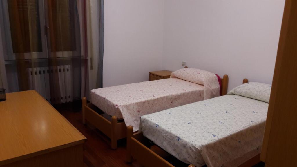 sisters room 4